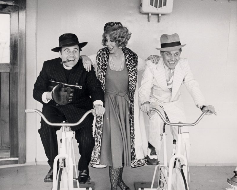 Michael Sega (Moonface Martin), Marian Montgomery (Reno Sweeney), and James Kenney (Billy Crocker), in Anything Goes, London