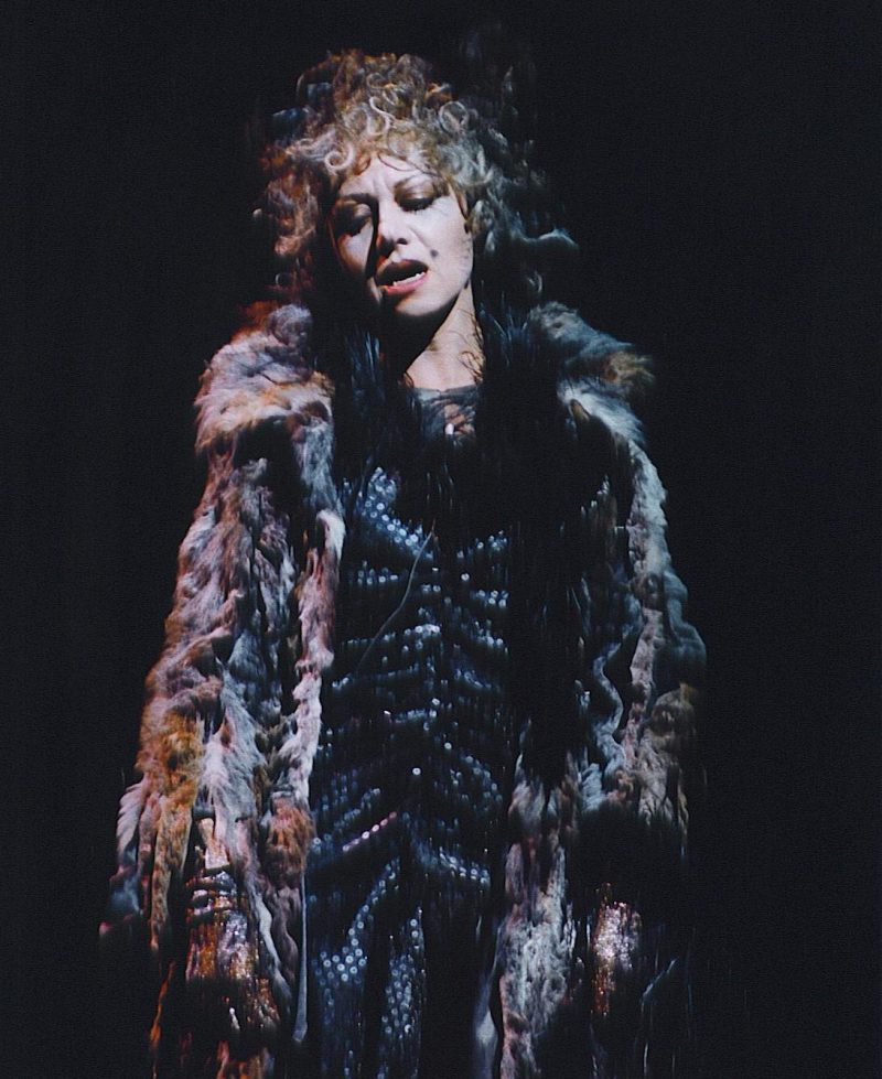 Elaine Paige as Grizabella in Cats, London