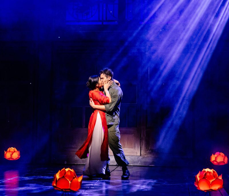 Julianne Pundan as Kim, Jack Kane as Chris